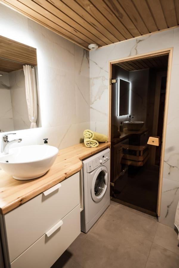 Cabin Guesthouse With Free Parking ปาร์นู ภายนอก รูปภาพ